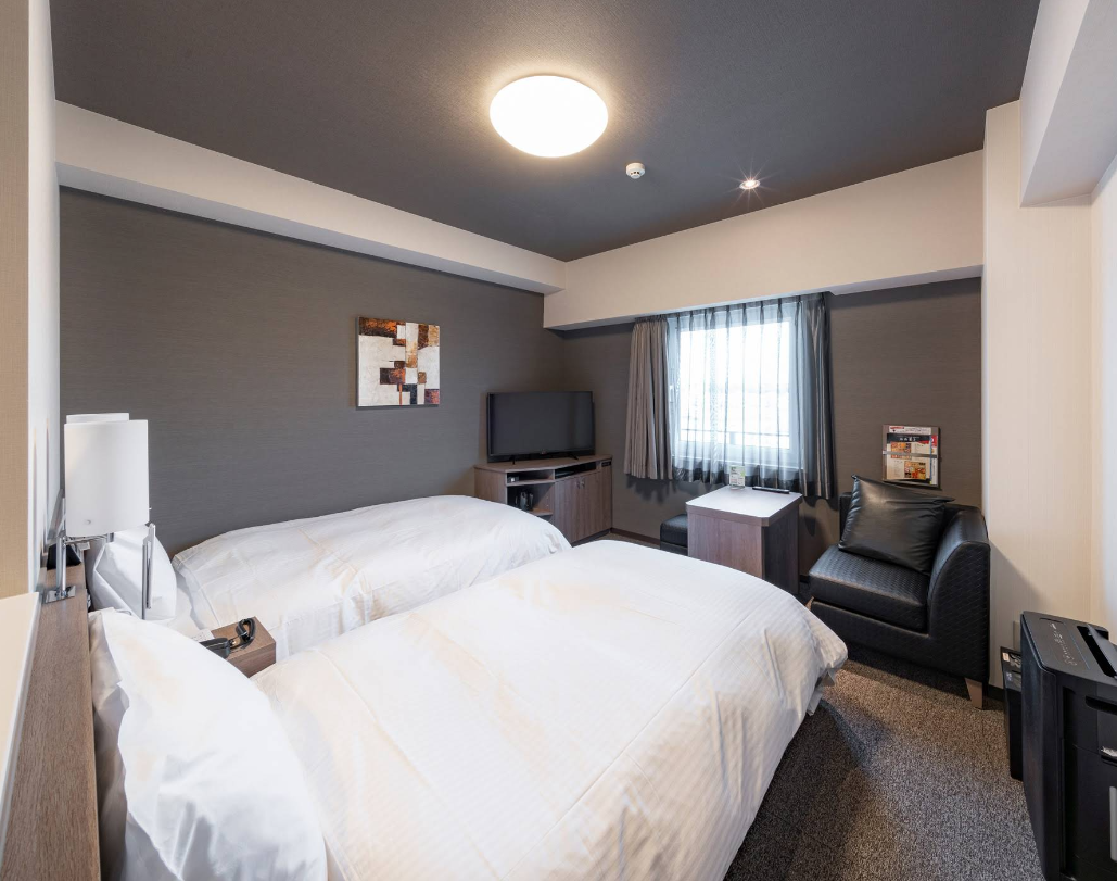 일본의 루트인 호텔의 객실 모습