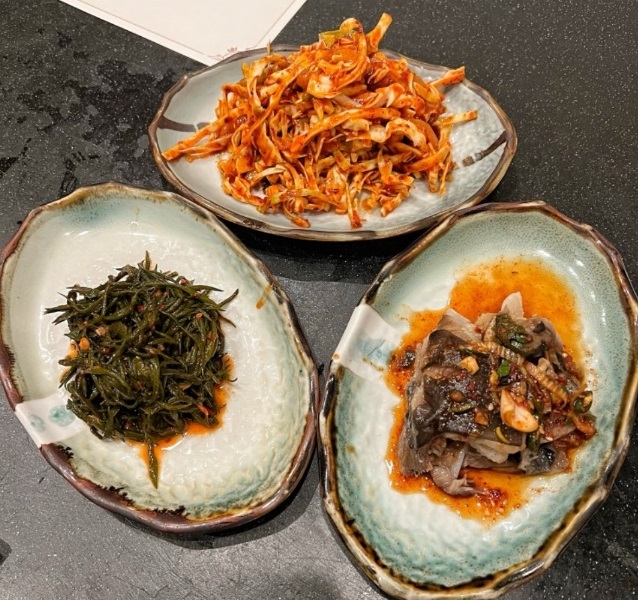 잡어와묵은지-자연산-잡어-세꼬시