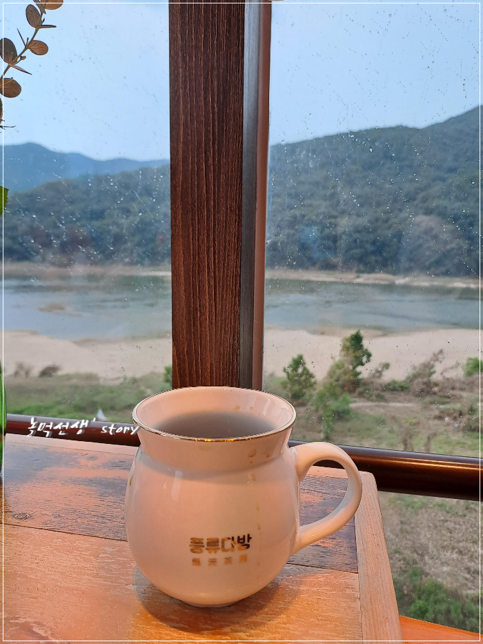 비내리는 창밖 뷰