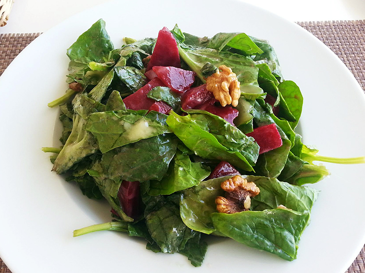 시금치 아몬드 비트 샐러드