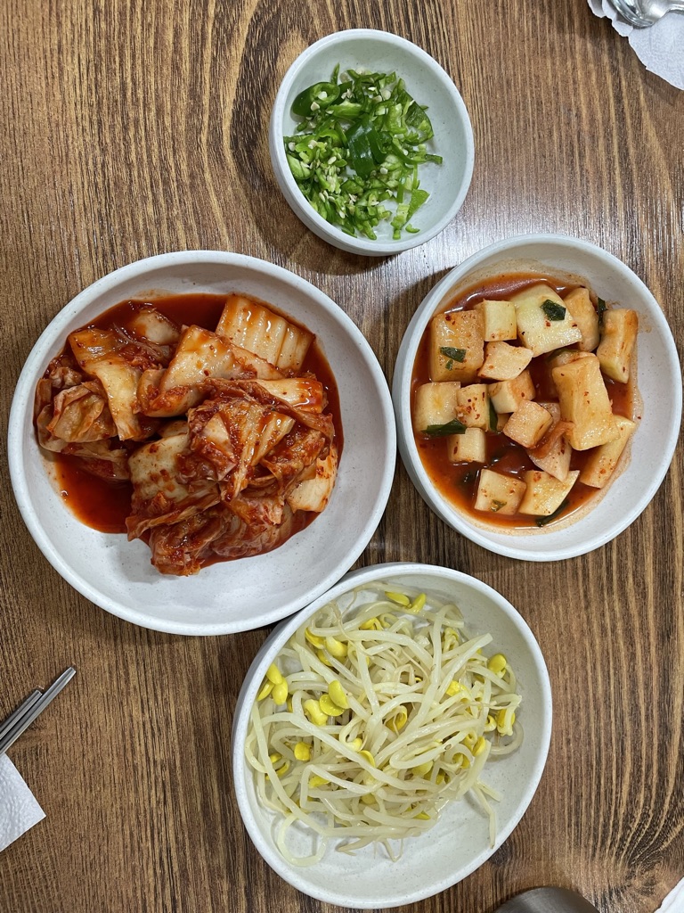 옥돔식당 기본반찬