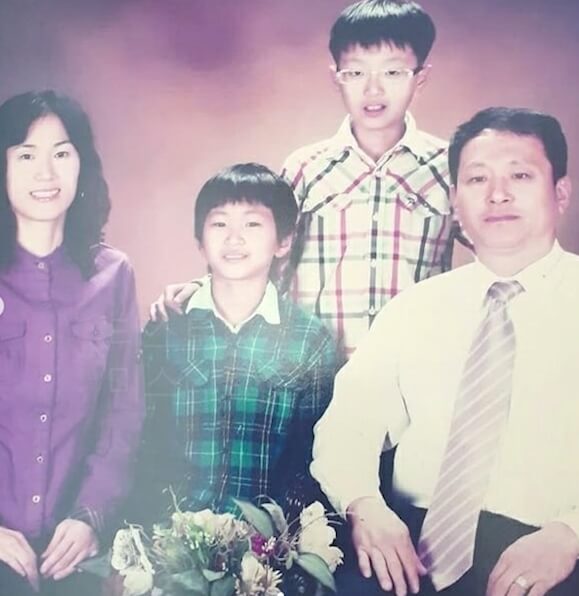 초등학생 시절의 이찬원 가족 사진, 어머니 아버지 남동생 이찬원