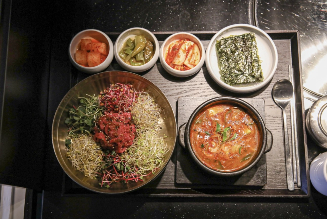 핸썸가이즈 23회 - BTS 진이 반한 한남동 숙성한우 맛집 위치 정보