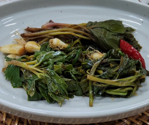 달래, 머위, 방풍나물, 쑥부쟁이로 만드는 봄나물 간장 장아찌