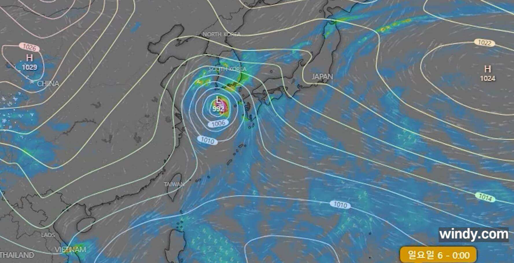 일요일 태풍 위치