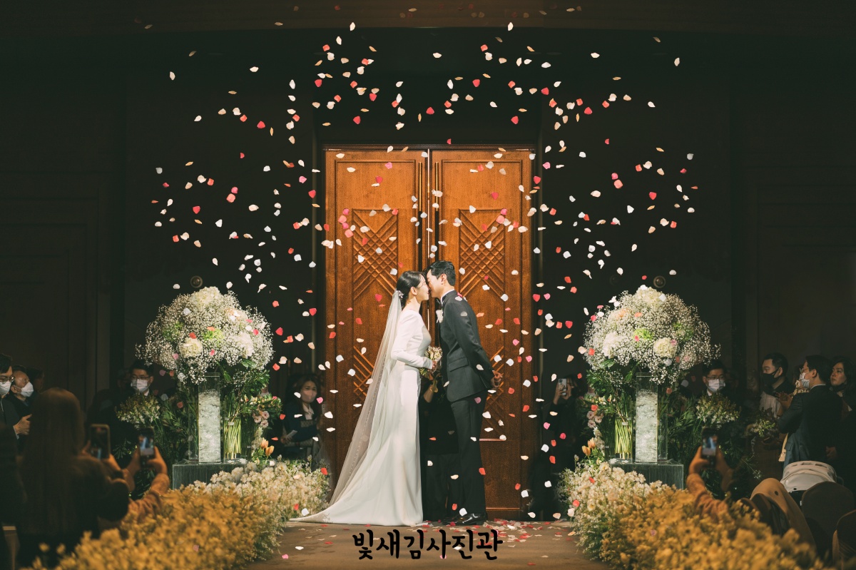 소풍컨벤션웨딩 라온제나홀 본식스냅 서브스냅 플라워샤워 가로