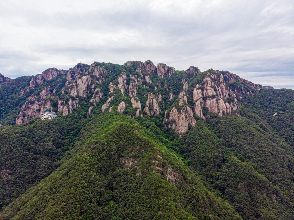 대둔산자연휴양림 대둔산의 절경 속 힐링 공간