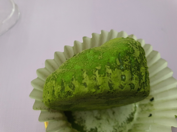 cu 디저트 말차 초코 두쫀볼