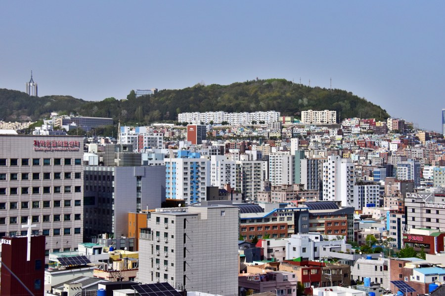초장동 남부민동 산복도로에서 바라본 민주공원