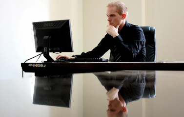 치질 증상 참으면 안 되는 이유 및 자가치료방법 알아보기