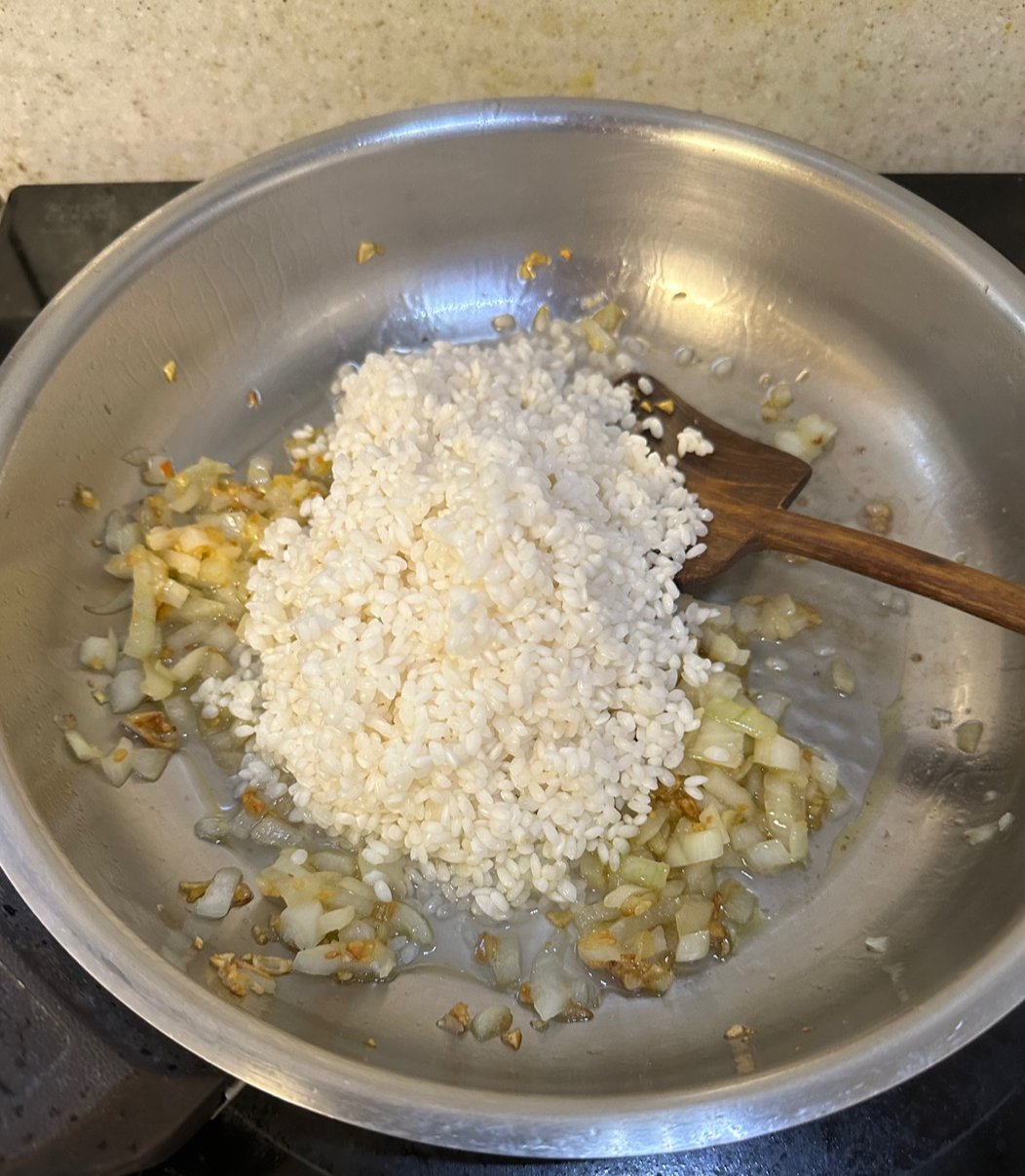 후라이팬에-재료볶기