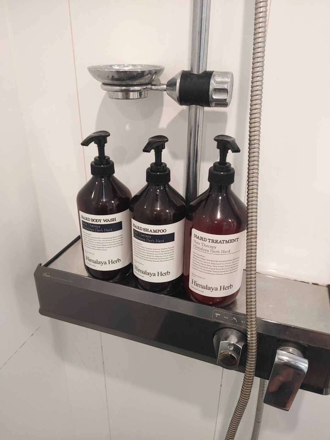 히말라야 허브 제품으로 채워져 있음.