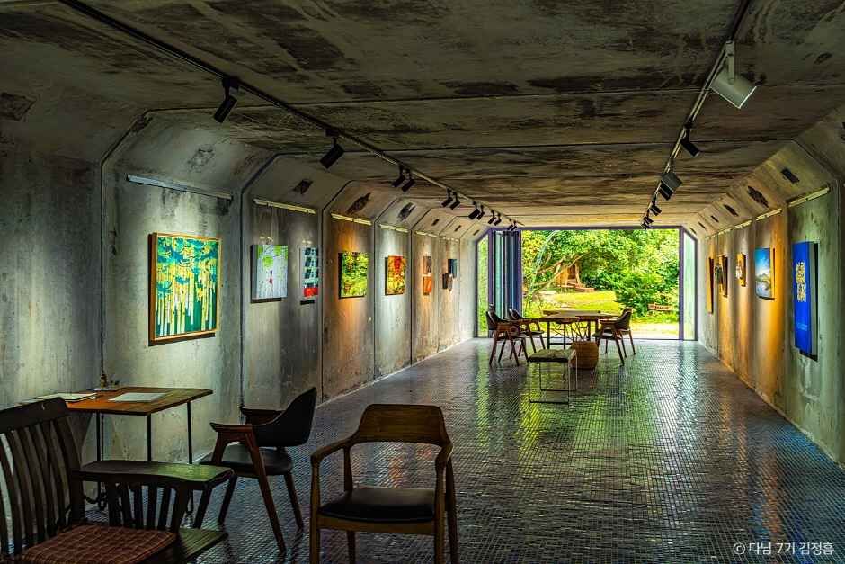 천개의 향나무숲