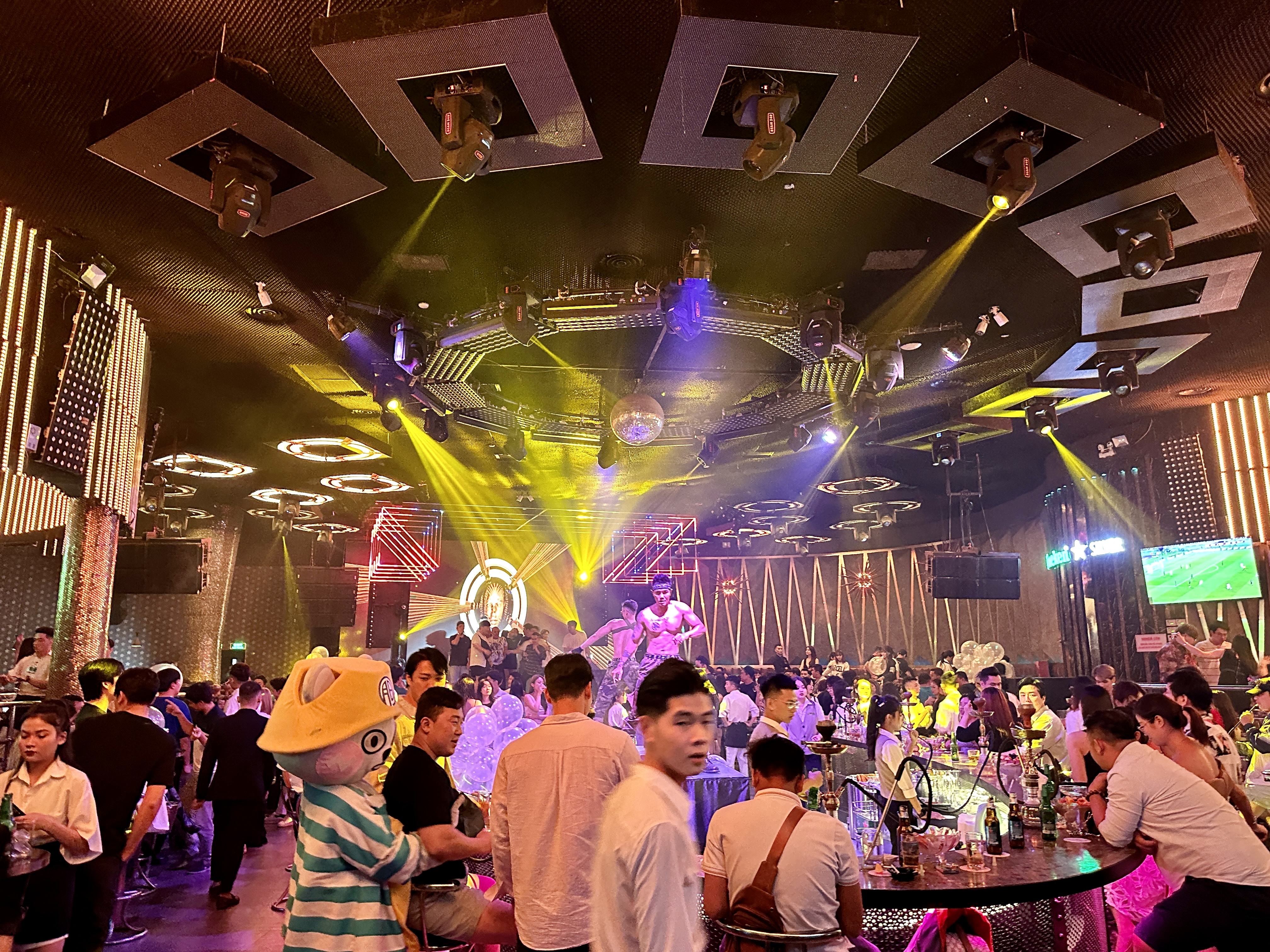 다낭 오큐펍 실내