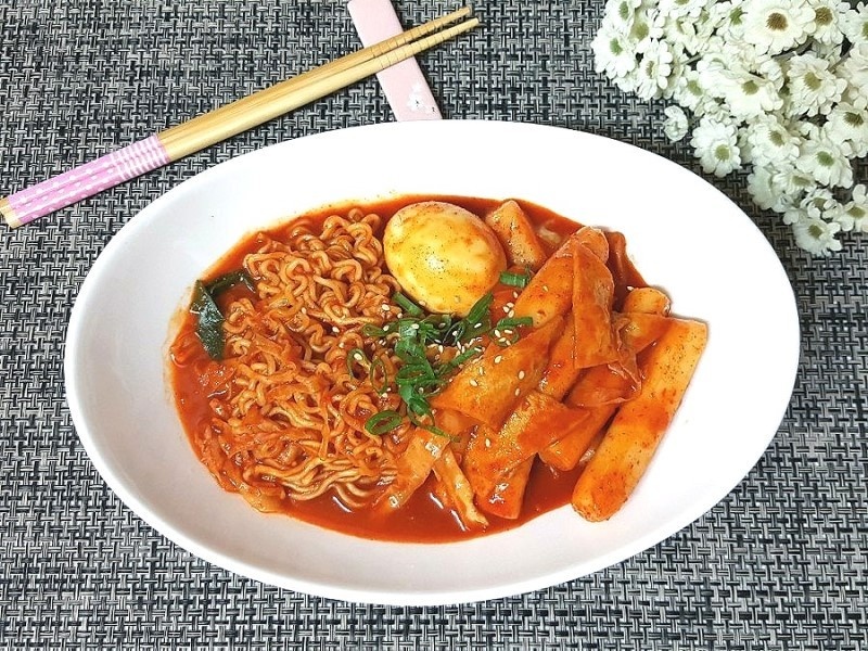 라볶이 황금레시피 완성 사진 - 매콤달콤한 라볶이 - 떡과 라면이 어우러진 라볶이 요리