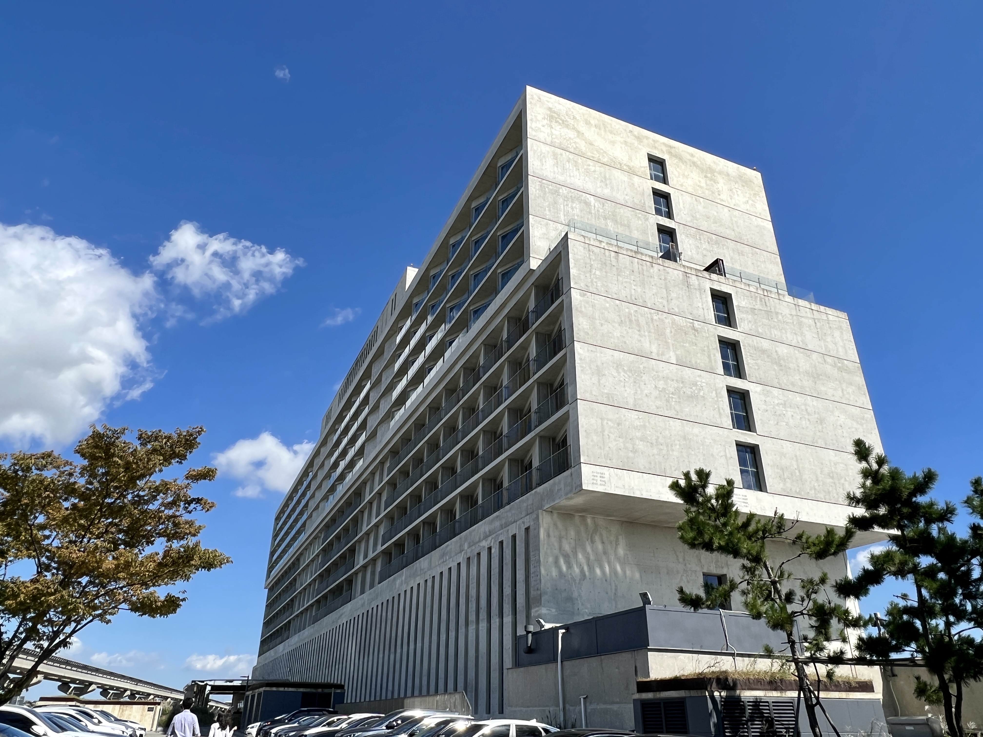 네스트 호텔 옆면