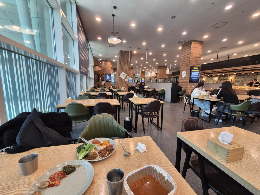 쾌적한 식당