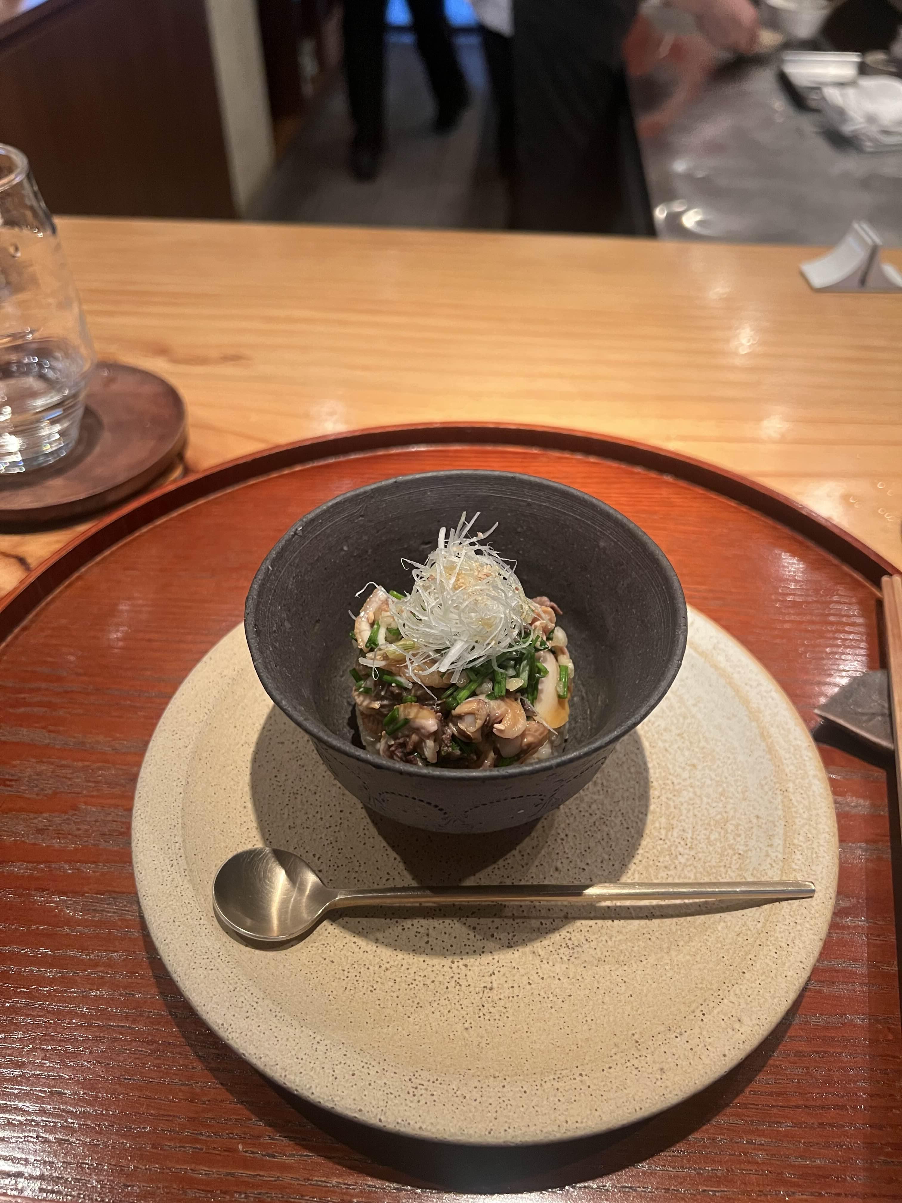 달래 꼬막 무침 비빔밥