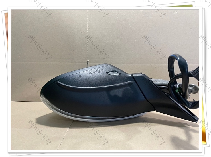 골프 7세대 사이드미러 하단부