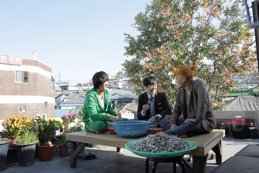 간첩의 정체성, 청춘의 고뇌, 묵직한 감정전이 — '은밀하게 위대하게' 다시 읽기