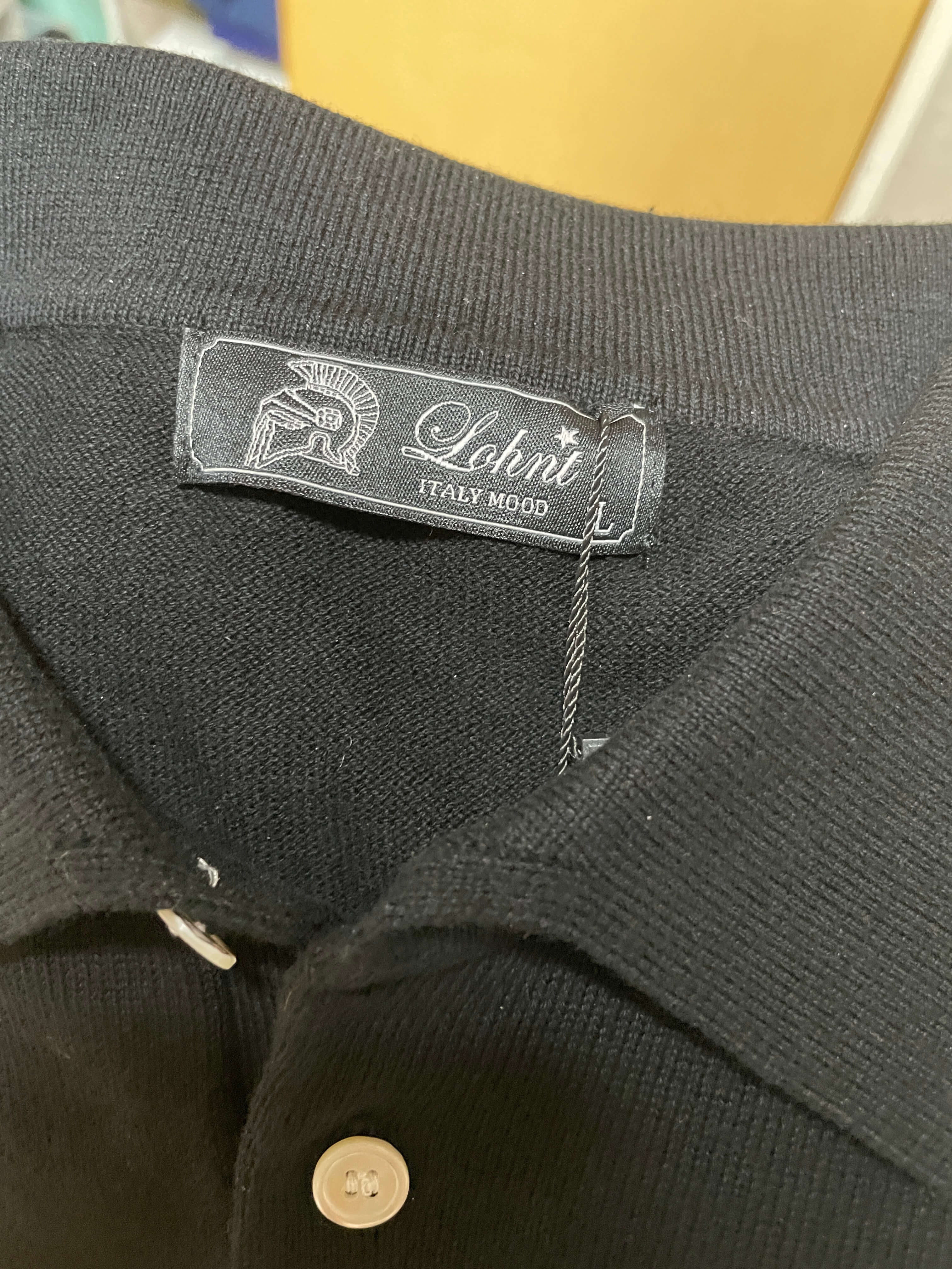 론트-니트 버튼 카라티