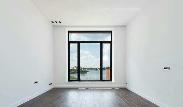 무몰딩과 도장으로 마무리한 인테리어