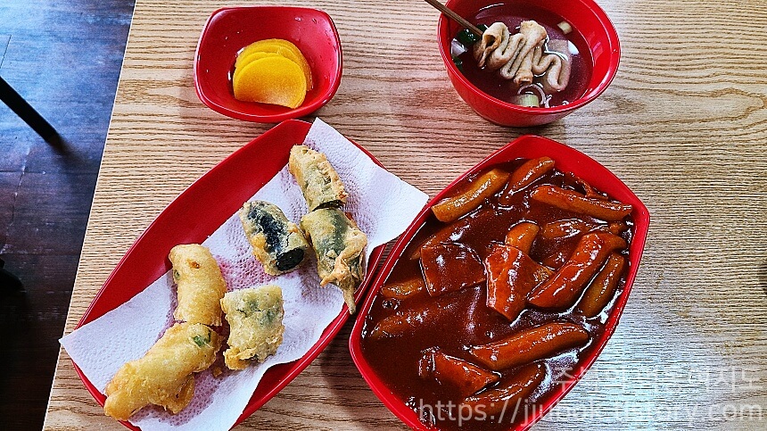 와글이와뽀글이-떡볶이-1인-세트