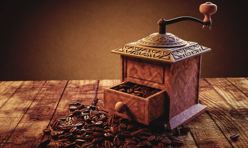 원예에서 커피 찌꺼기 활용하기, 커피원두와 그라인더