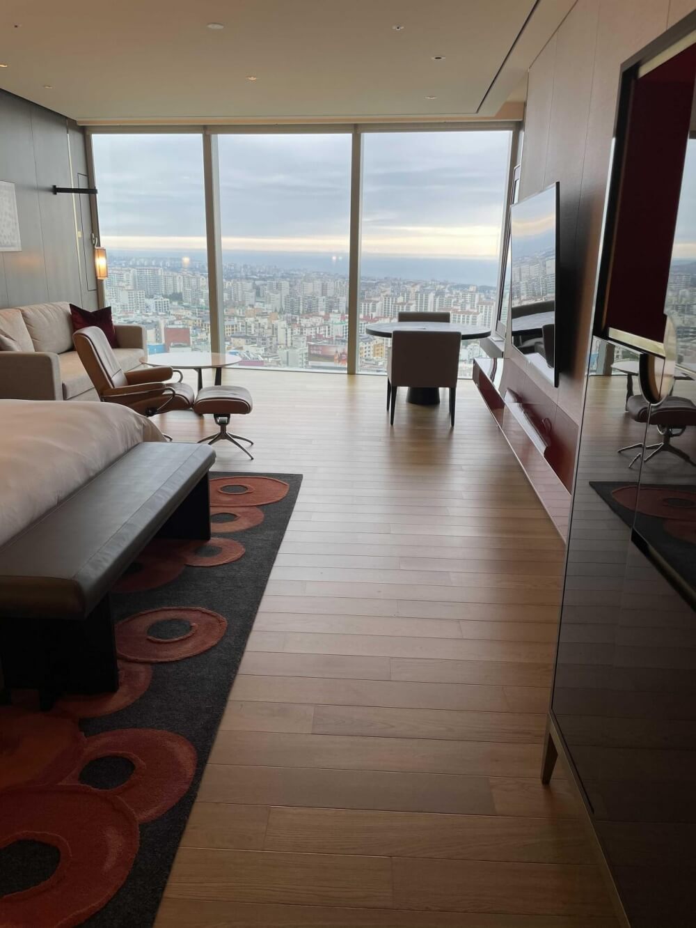 그랜드-하얏트-제주-객실(룸)-침실-모습