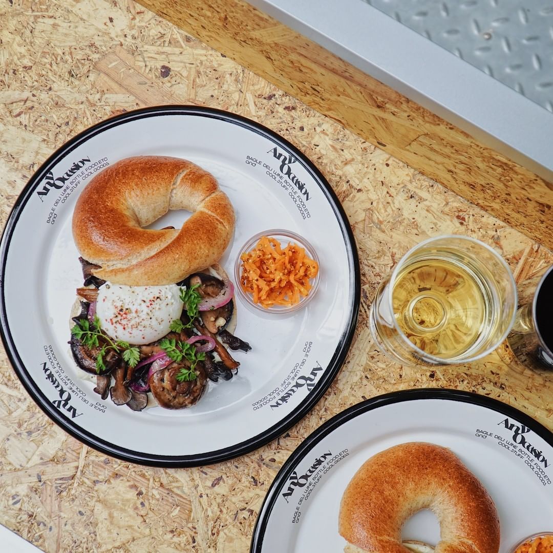강남 압구정로데오 청담에서 맛보는 오픈런과 웨이팅 기본 트렌드 빵집 베이컨 대파 치즈, 베이글, 오믈렛, 샌드위치 브런치 베이커리 카페 맛집 추천 생방송투데이 리얼맛집 오늘방송 빵 플레이스