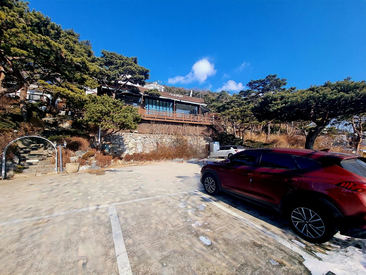 강화도 너머 석모도 노을이 예쁜 탁 트인 오션뷰 카페 '순간의순간': 비건, 노밀가루 디저트, 무료 쿠폰