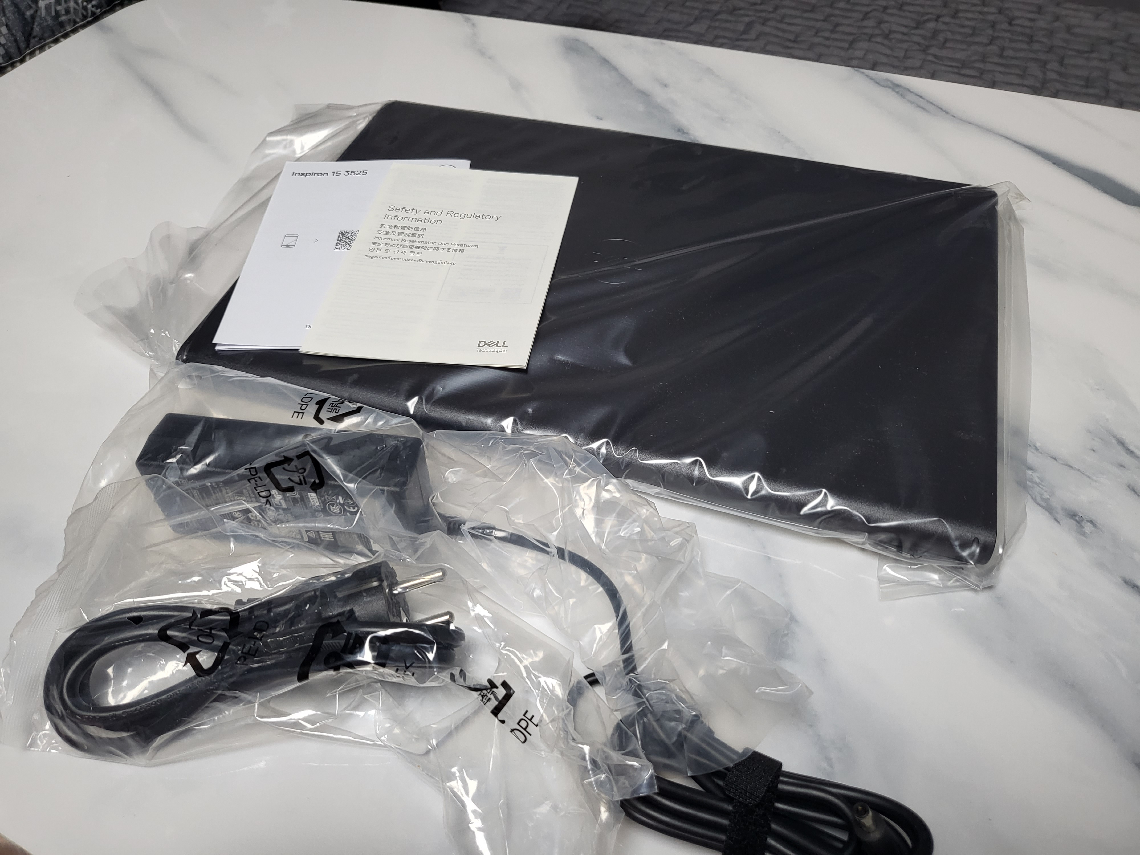 DELL-Inspiron 15 DN3525-WH02KR 구성품