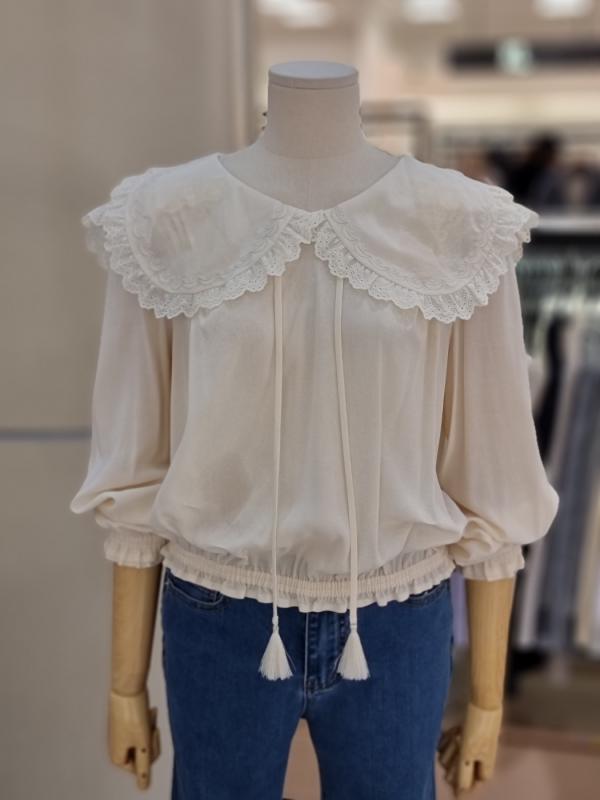 리스트 펀칭 레이스 칼라 블라우스 TWWBLM50020