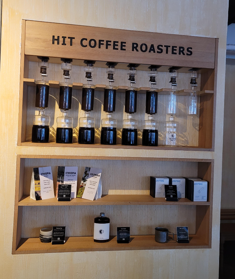 콜드브루 및 굿즈 판매