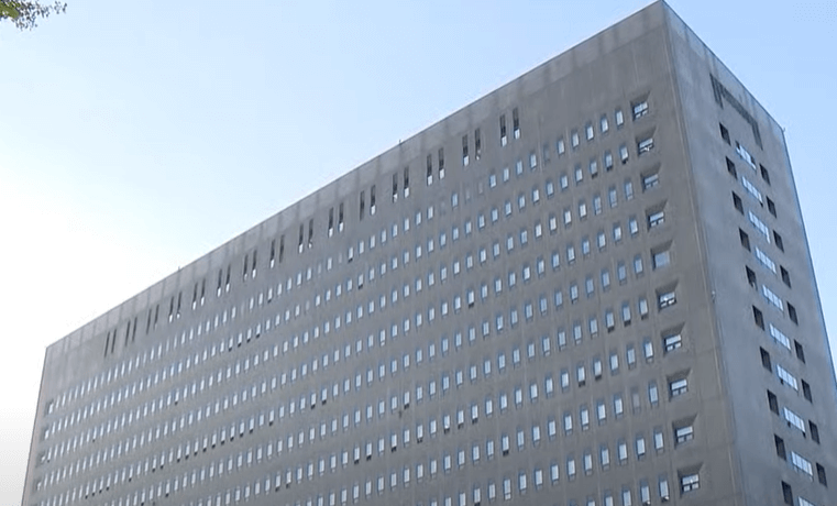 법원 건물 전경