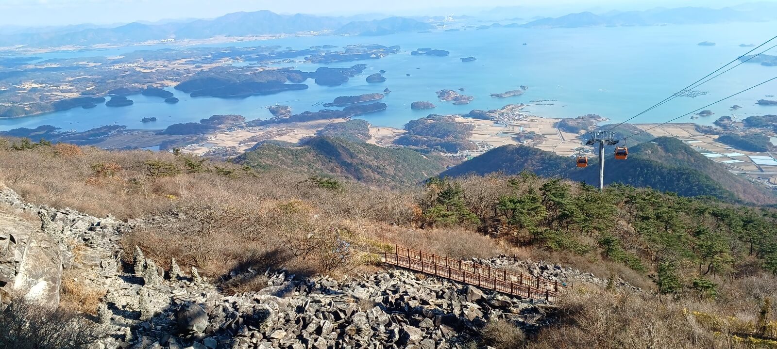 하동 금오산 소망의 돌언덕