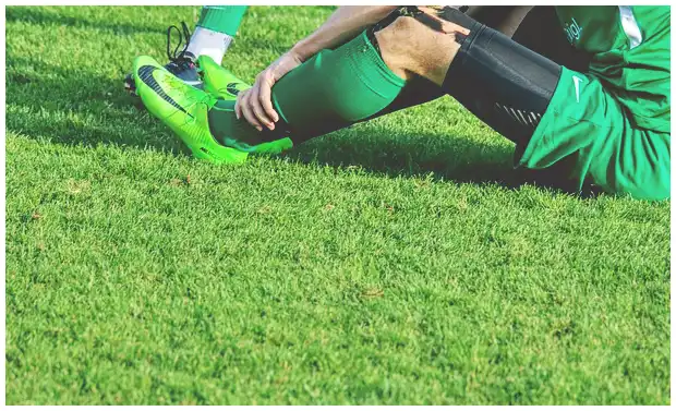 족저 근막염 치료법 (주사&amp;#44; 약&amp;#44; 걷기 중단 방법 등)