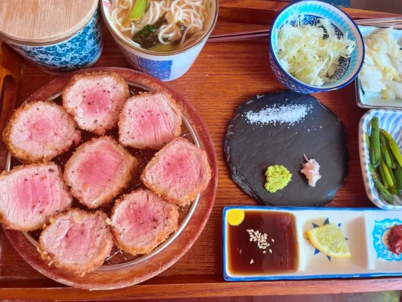 돈 잘버는 젊은사장 돈까스 소스 대신 소금, 와사비, 젓갈에 찍어먹는 족발 카츠, 수육 돈가스, 떡갈비 가스 홍대입구역 연남동 맛집 서장훈 주우재 추천 소개