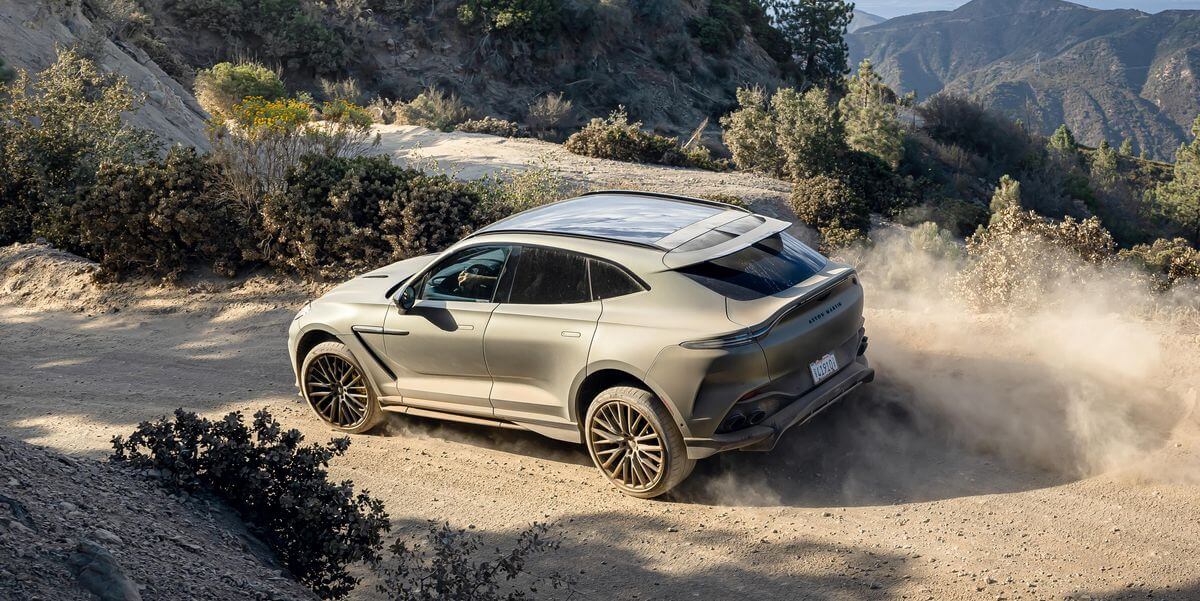 2024 에스턴마틴SUV