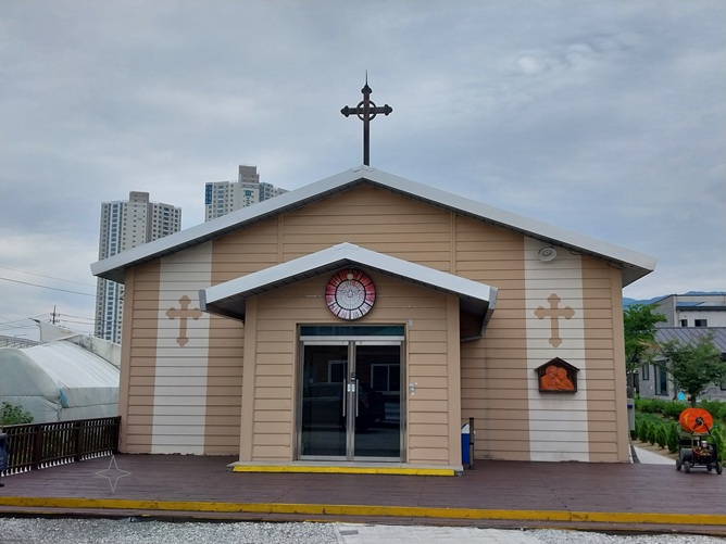 원주 관설동성당 성전 건물