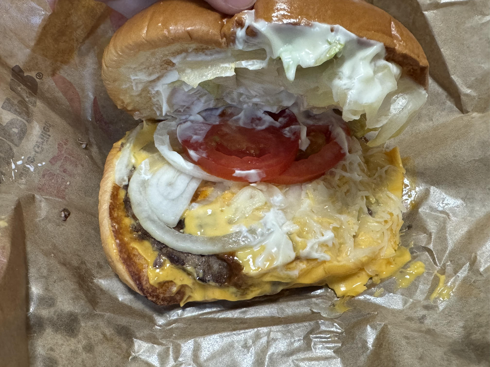 콰트로치즈 비프라구 와퍼 속 내용물