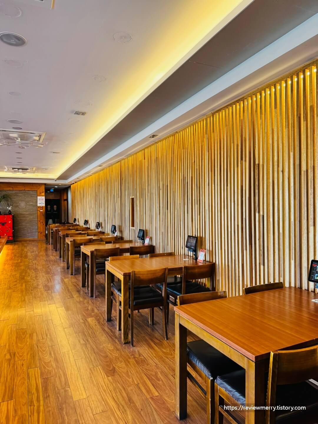 2층 테이블 좌석