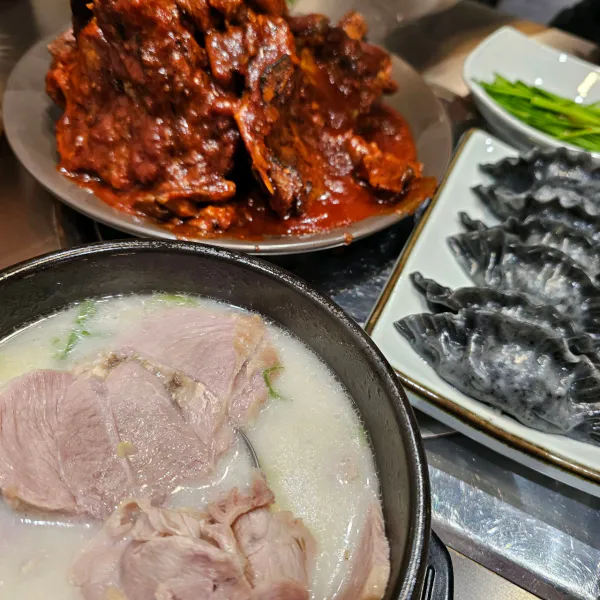 생생정보 우와한 식당 숯불돼지목뼈구이