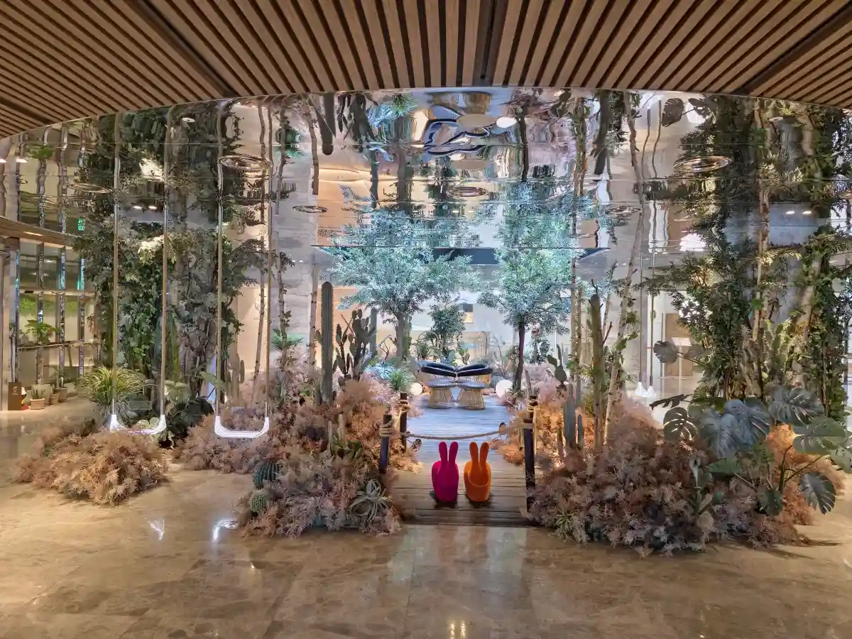 몬드리안 1층의 포토스팟