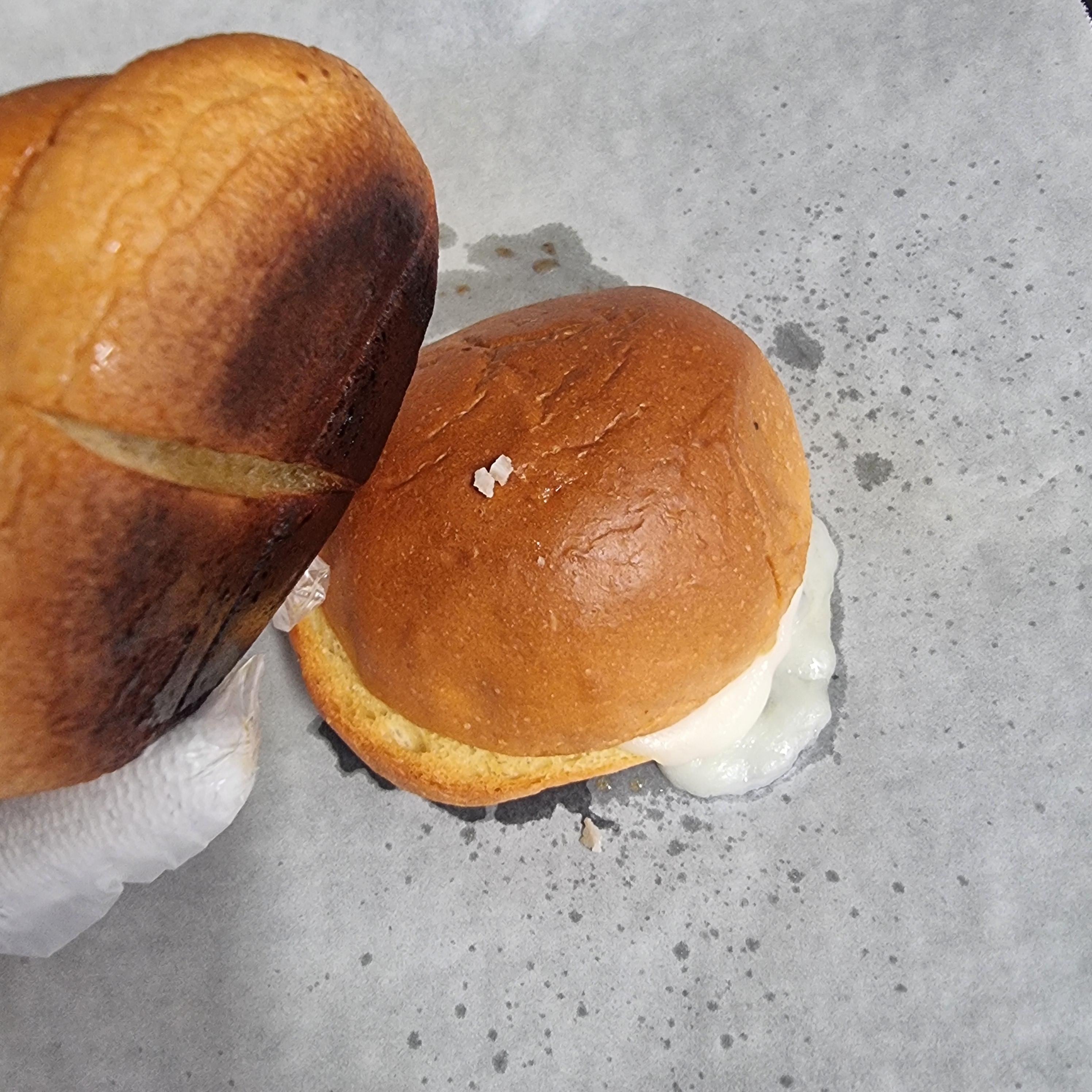 모닝빵으로 소금빵 만들기