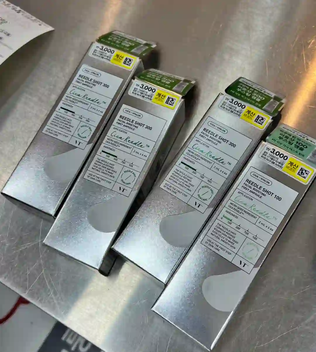 리들샷 구매 후 결재대에서 결재하는 사진 입니다. 품절인줄 알았지만, 점원이 따로 보관하고 있었습니다.