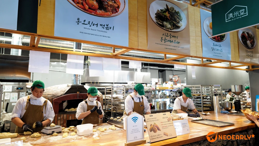 빵만 파는 건 아니라서 식사 메뉴도 다수 존재합니다.