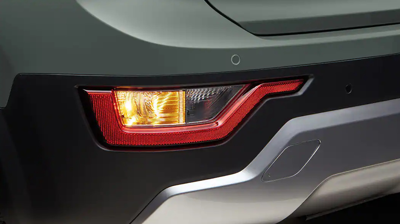 24년형 니로 후미 방향지시등 및 후진등 (기본형 램프)