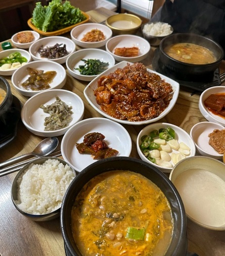 전주-청국장백반-시골가마솥집-돌솥비빔밥-제육볶음