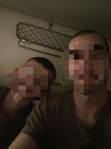 군인 둘의 셀카📸